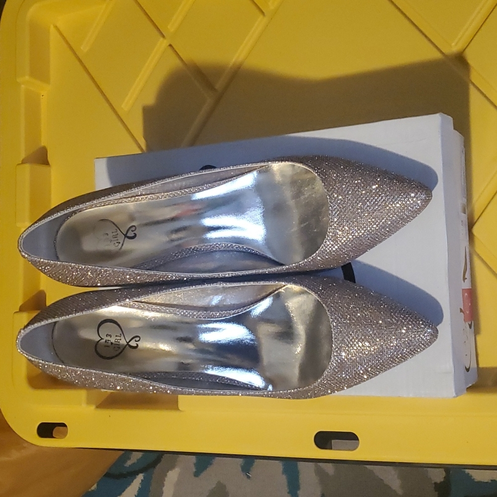 Stunning Gold Glitter Shoes Gem